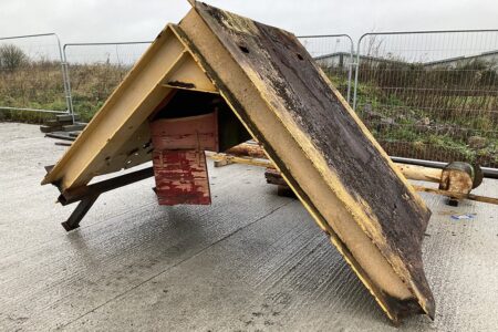 Crane base structure